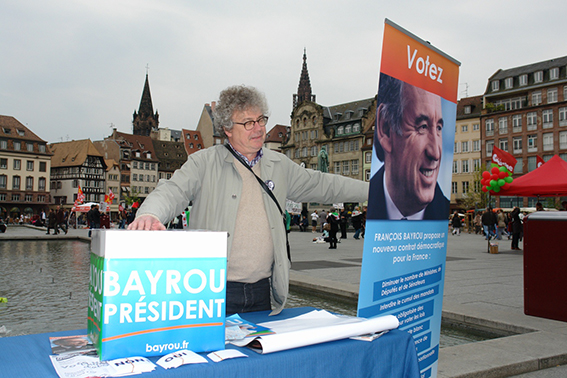REFERENDUM CITOYEN SUR LA MORALISATION DE LA VIE PUBLIQUE PLACE KLEBER � STRASBOURG le 14 AVRIL 2012.